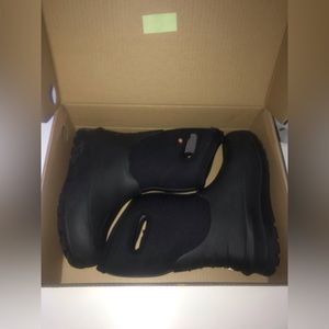 Kids Neo Classic Black Bogs winter boots